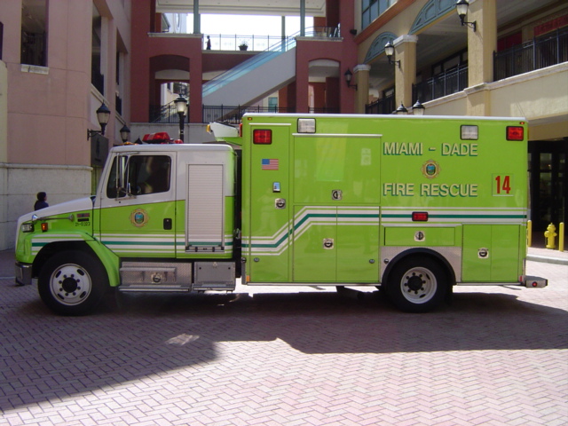 Miami Dade Freightliner Ambulance St 14 g.JPG