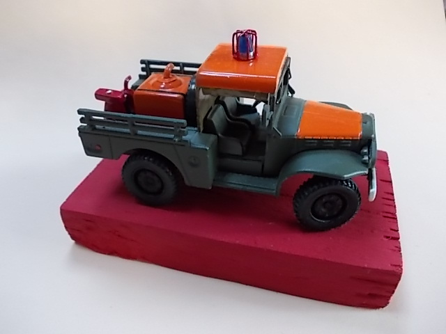 MAQ DODGE 4X4 Kaki e.JPG