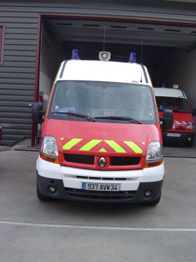 AVW 937 VSAV Renault Master 2 ph2 Lodève (3).JPG