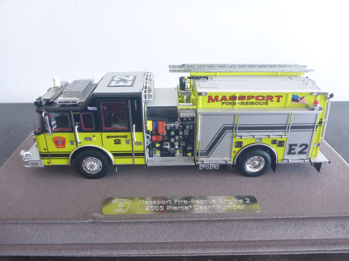Pierce Dash Pumper Boston Massport Logan E2.JPG