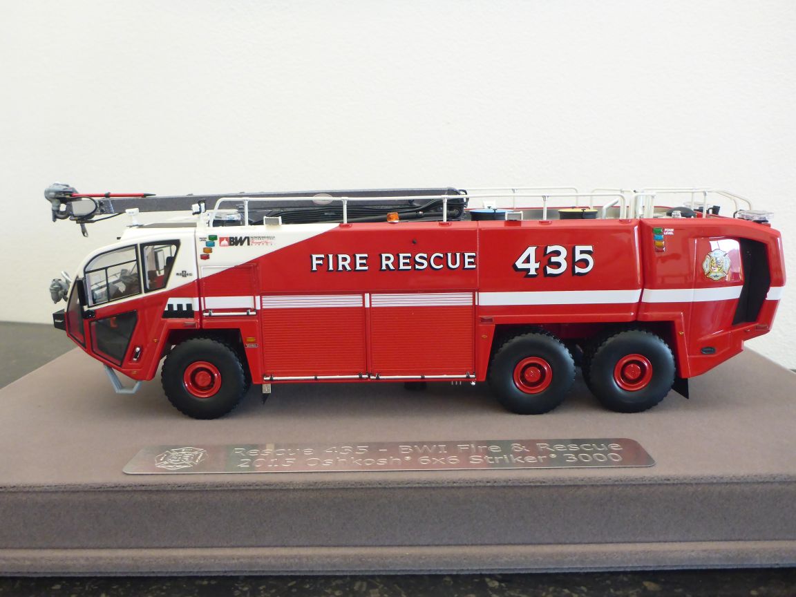 Oshkosh Striker II 3000 BWI ARFF435.JPG