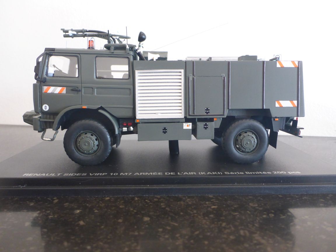 RenaultVI G230 VIRP 10M7 Sides AA Vert Armée - Alerte 125.JPG