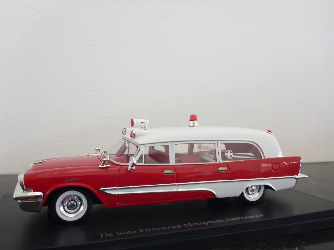 Autocult 12010 DeSoto Firesweep Memphian Ambulance.JPG