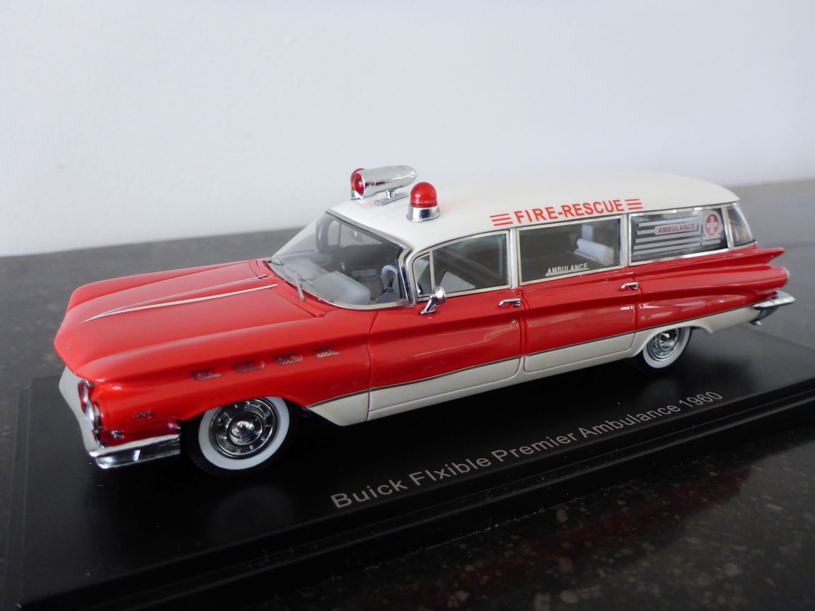 Neo 44687 Buick Flxible Premier 1960 Fire Rescue.JPG