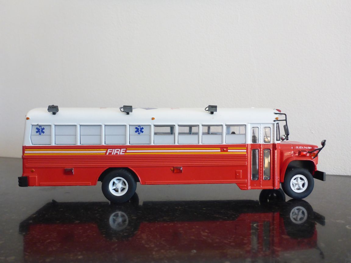 GMC 6000 Major Emergency Response Vehicule  MERV4 FDNY.JPG