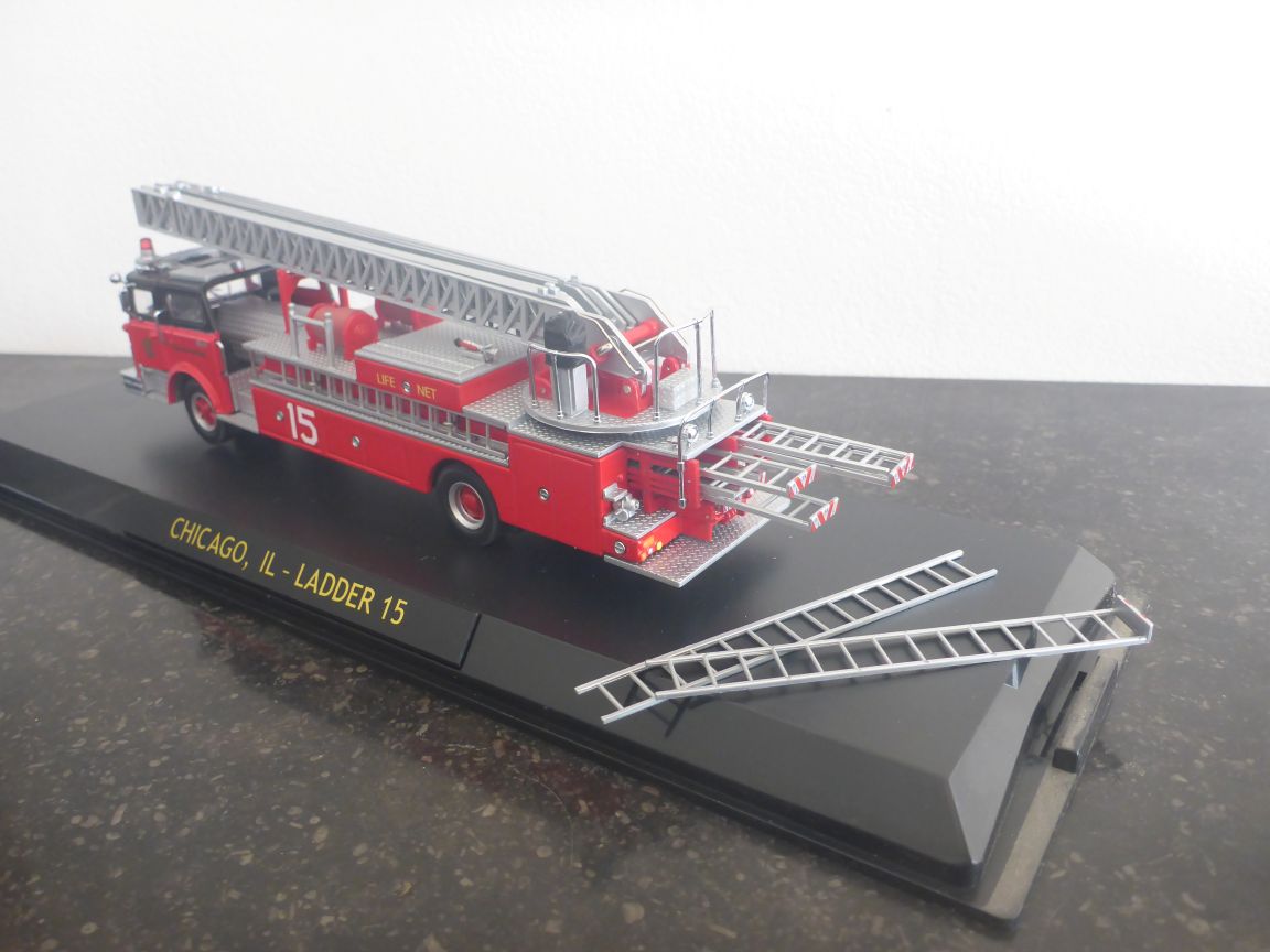 12816 Mack CF Rear Mount Ladder 15.JPG