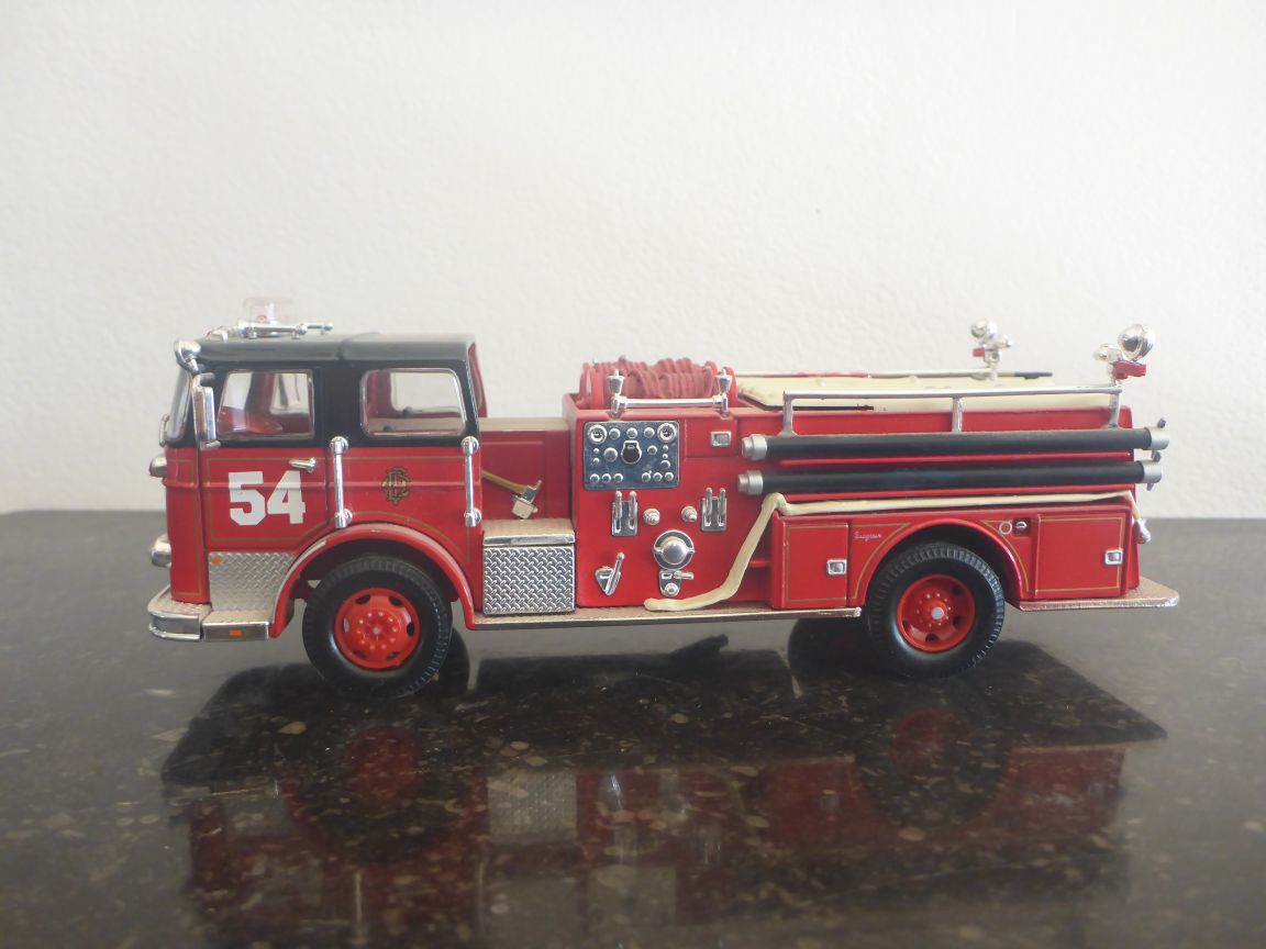 Corgi US50803 Seagrave J Pumper CFD E54.JPG
