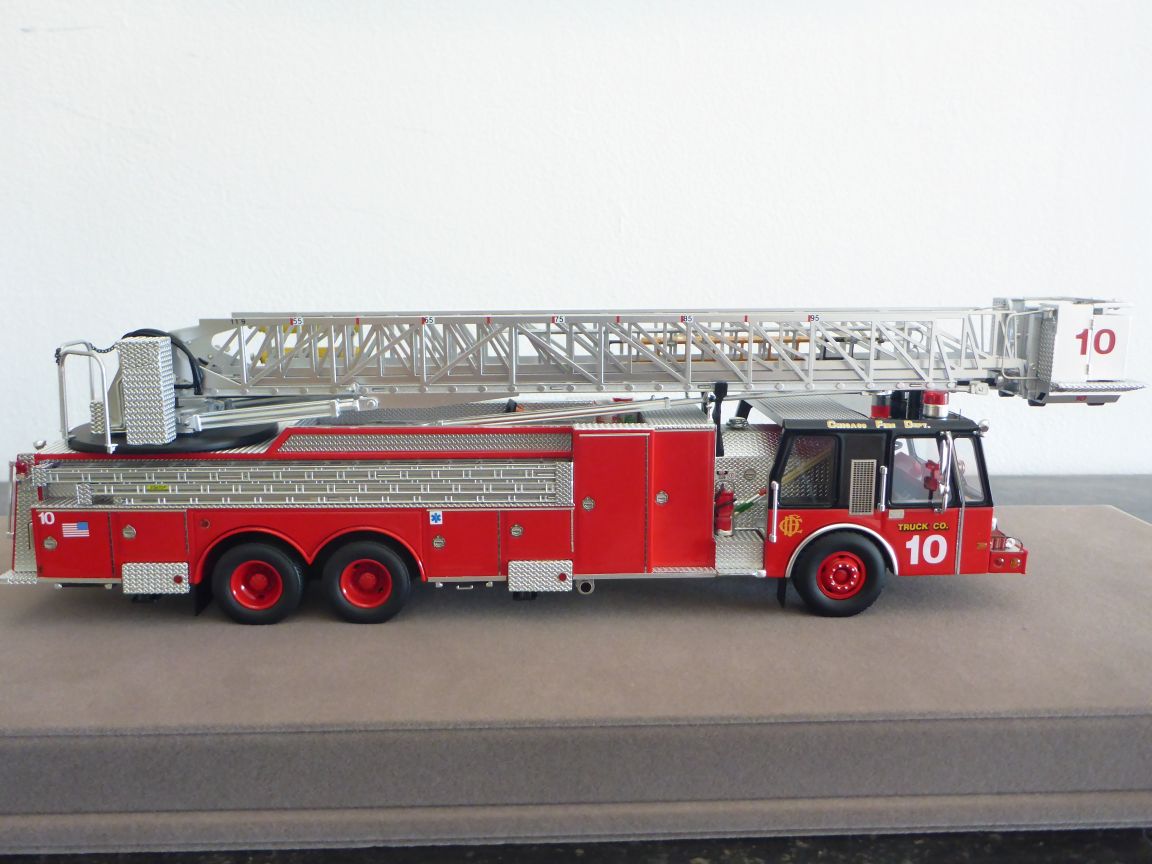 FR050-10 E-One Huricane TL10.JPG